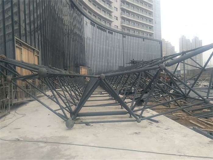南宁万豪酒店雨棚网架